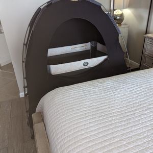 Gently used slumberpod slumber pod privacy crib tent